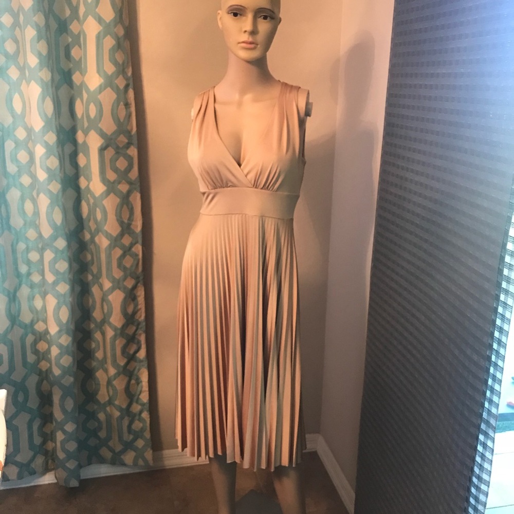 Gorgeous gold dress
